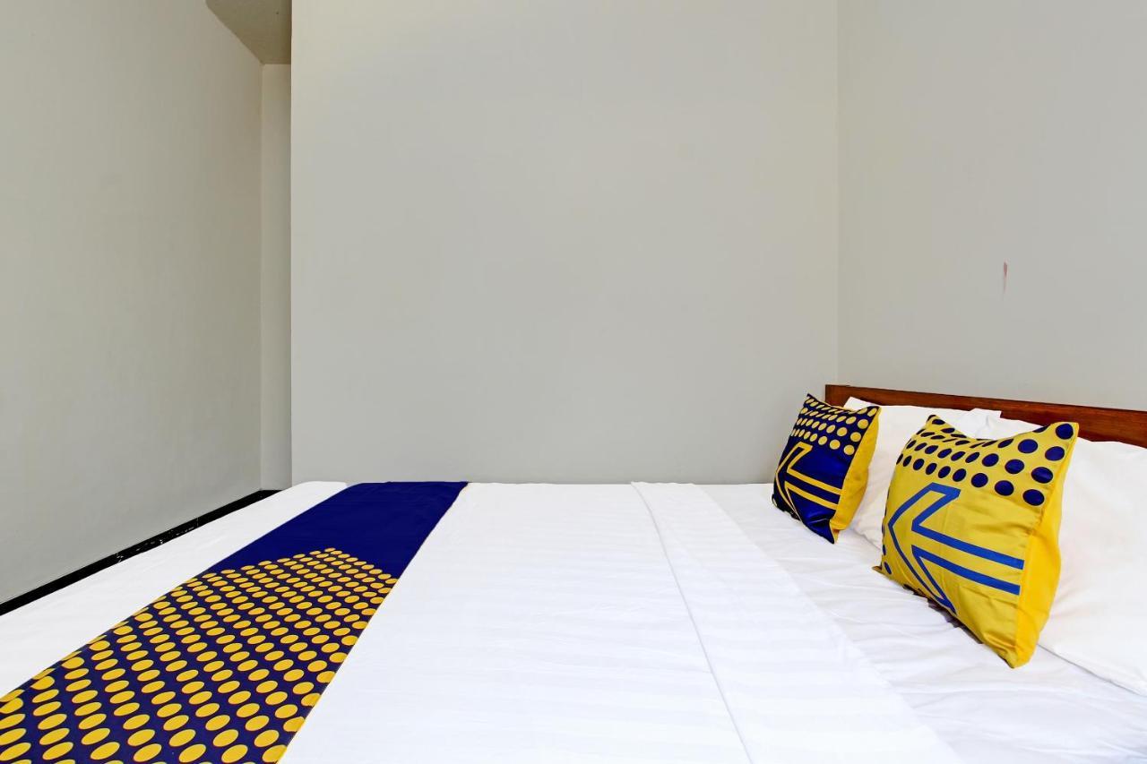 Spot On 91709 Aster Hotel Syariah Karanganyar  Exteriör bild