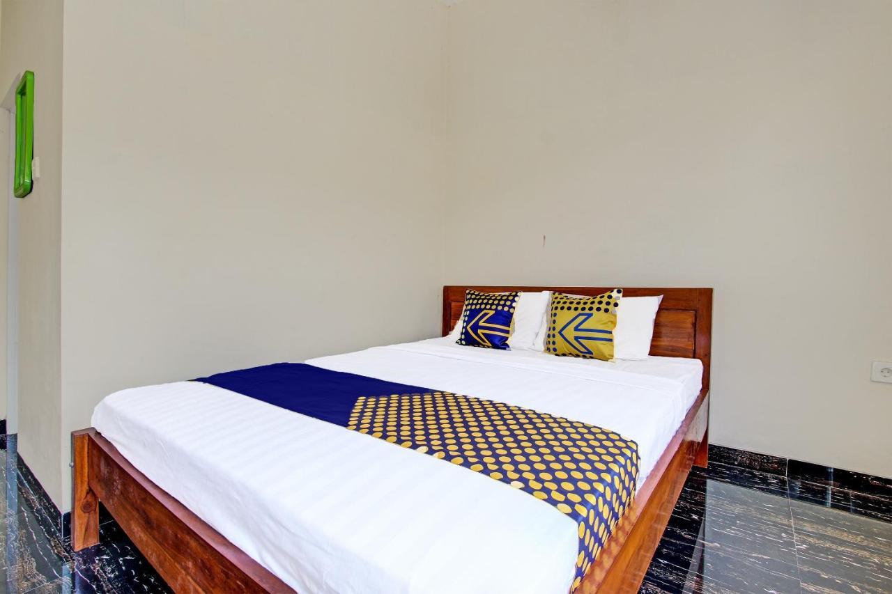 Spot On 91709 Aster Hotel Syariah Karanganyar  Exteriör bild